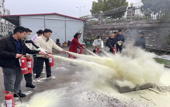 资产公司开展“筑牢校园安全防线...